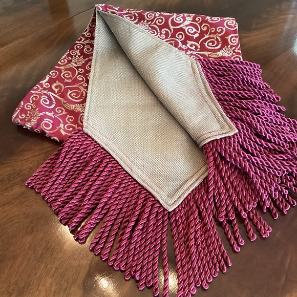 Fringed Table Runner - Picture 3 of 11